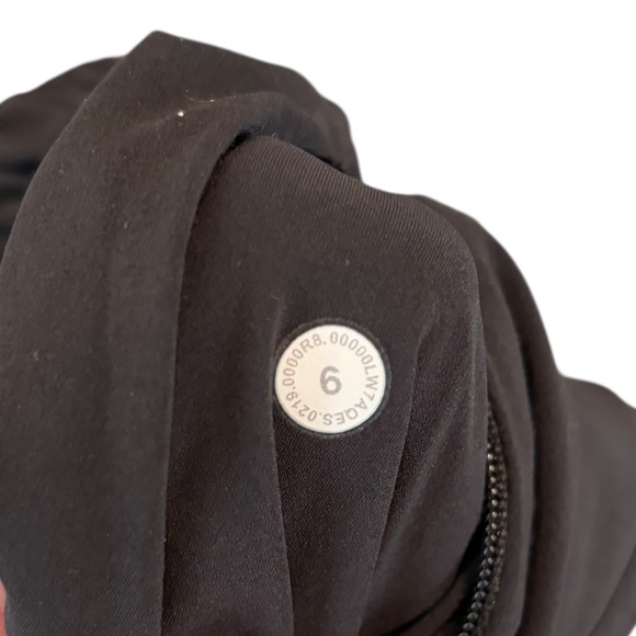 Lululemon Track That 5" Shorts | Black | Size 6 - Picture 6 of 6